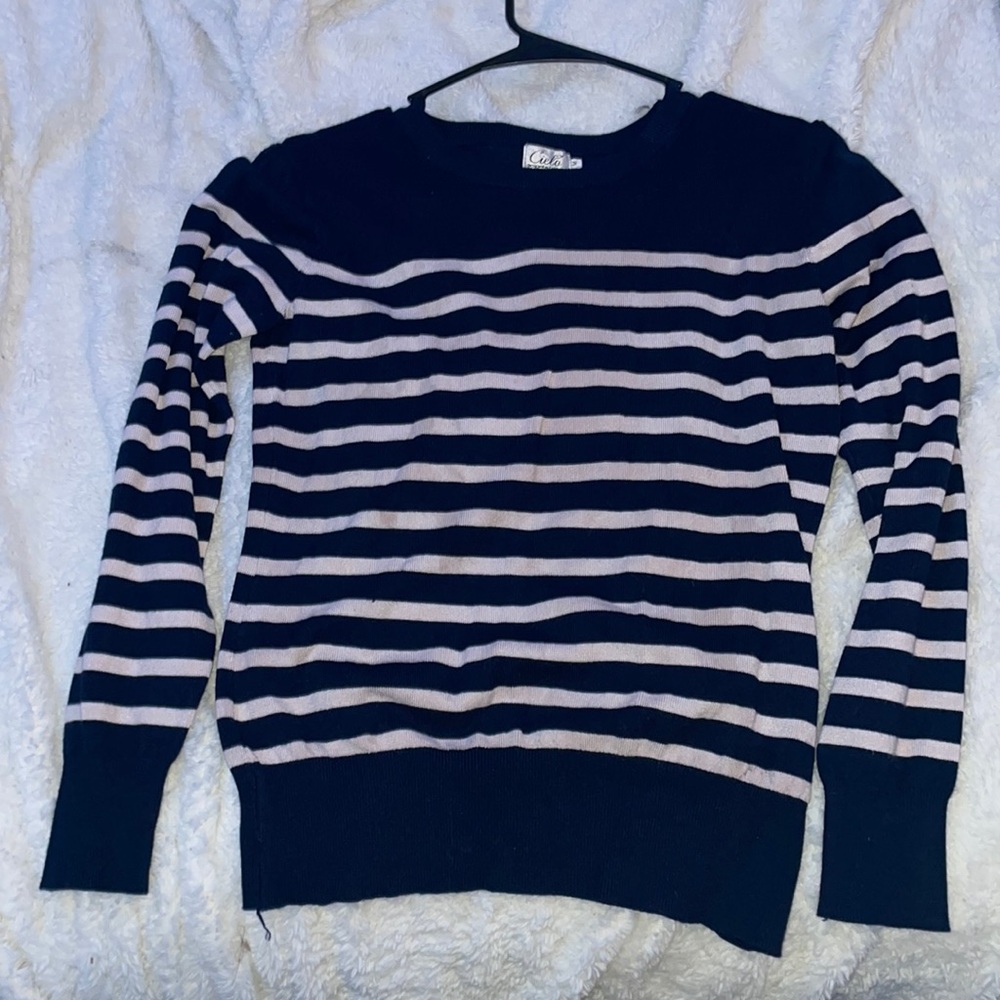 blue+white long sleeved striped shirt